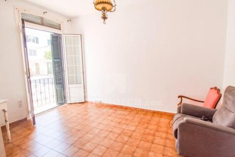 House with patio in Es Castell