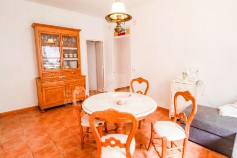 House with patio in Es Castell
