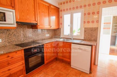 House with patio in Es Castell - Kitchen