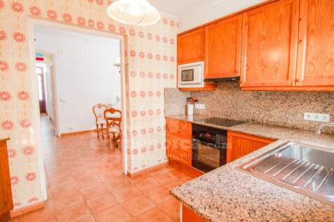 House with patio in Es Castell - Kitchen
