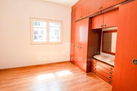 House with patio in Es Castell