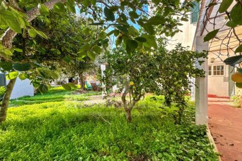 Menorcan house with large garden