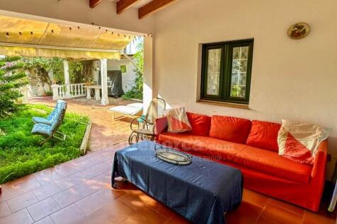 Menorcan house with large garden