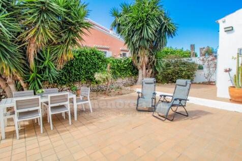 Villa in Binibeca with tourist license