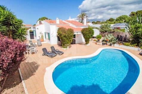 Villa in Binibeca with tourist license