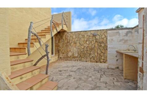 Licensed villa in Binisafua
