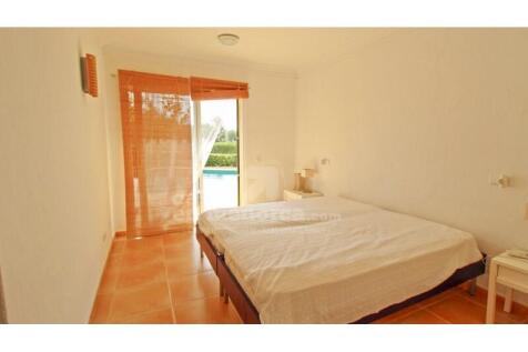 Licensed villa in Binisafua