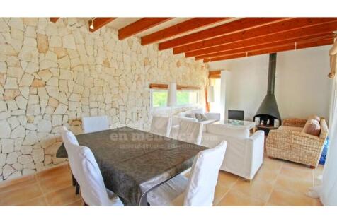 Licensed villa in Binisafua