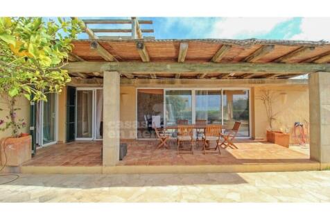 Licensed villa in Binisafua