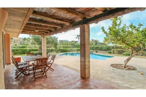 Licensed villa in Binisafua
