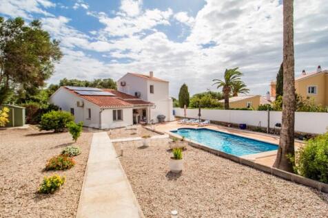 Villa with pool in Binixica