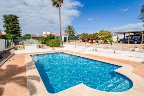 Villa with pool in Binixica