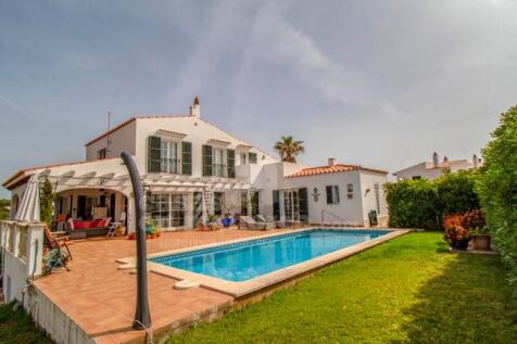 Villa with pool in Addaia