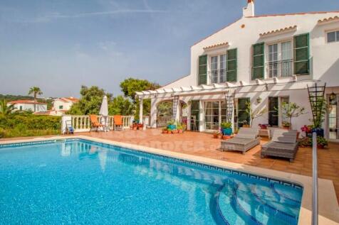 Villa with pool in Addaia