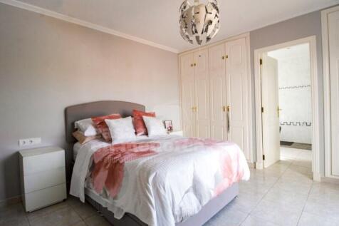 Villa with pool in Addaia