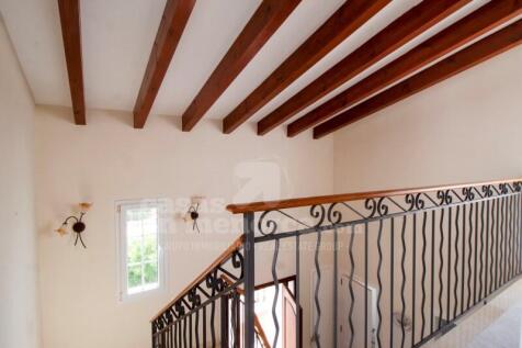 Villa with pool in Addaia
