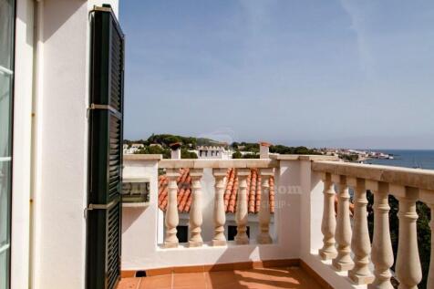 Villa with pool in Addaia