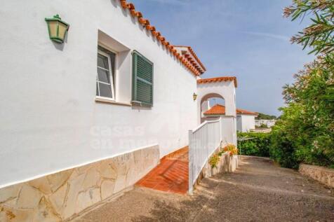 Villa with pool in Addaia