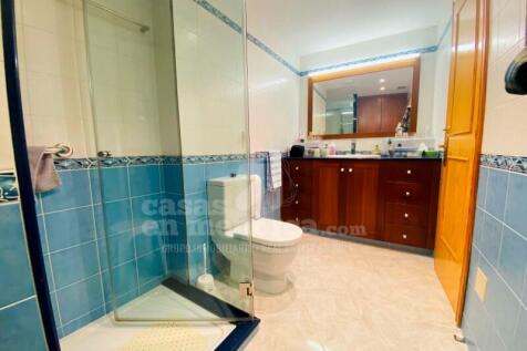 Apartment with patio and garage in Ciutadella - Bathroom