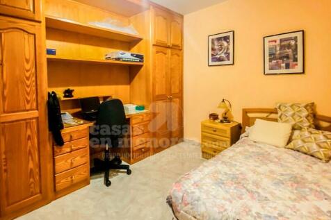 Apartment with patio and garage in Ciutadella - Bedroom