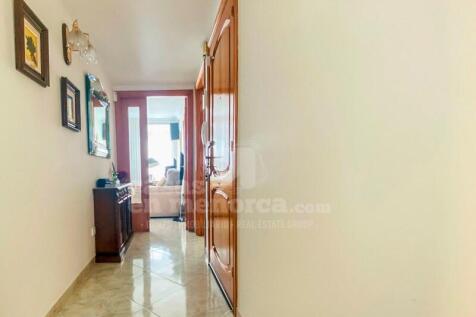 Apartment with patio and garage in Ciutadella