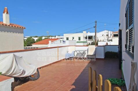 Terrace with sea views