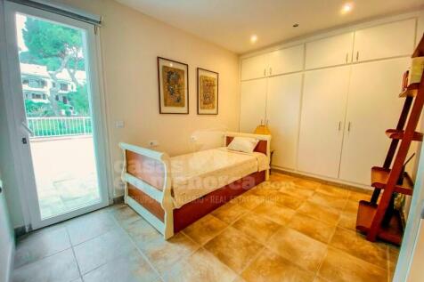 Villa in Coves Noves