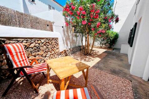 Licensed villa in Son Oleo