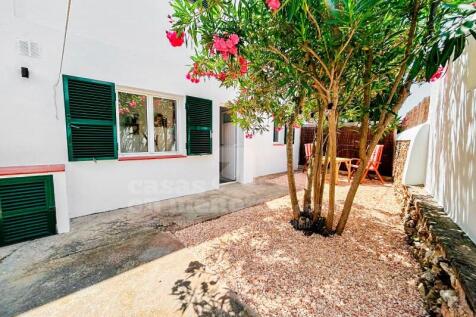 Licensed villa in Son Oleo