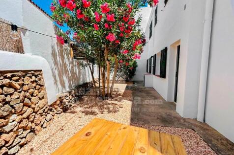 Licensed villa in Son Oleo