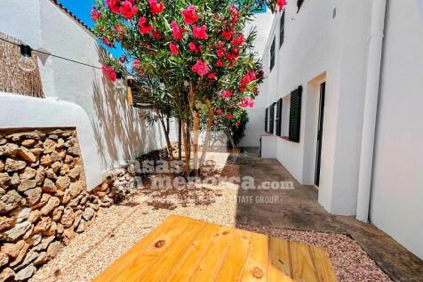 Licensed villa in Son Oleo