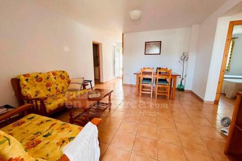 Licensed villa in Son Oleo