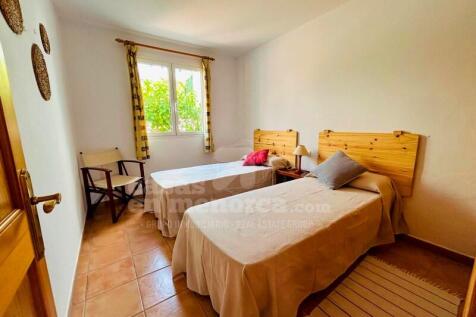 Licensed villa in Son Oleo