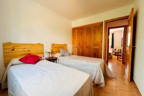 Licensed villa in Son Oleo