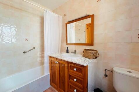 Licensed villa in Son Oleo