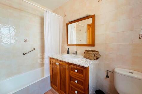 Licensed villa in Son Oleo