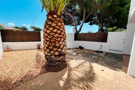 Licensed villa in Son Oleo