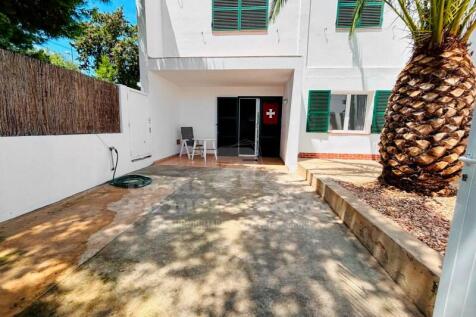 Licensed villa in Son Oleo