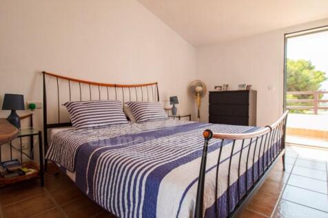 Duplex flat with pool in Es Castell