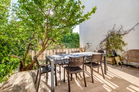House with patio in Mahon