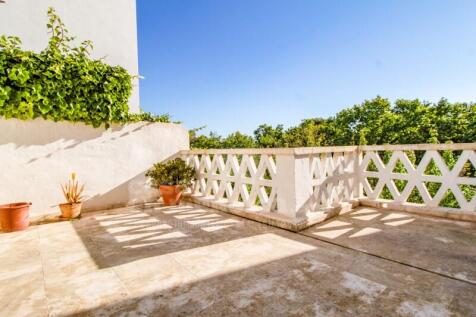 Terrace House in Mahon