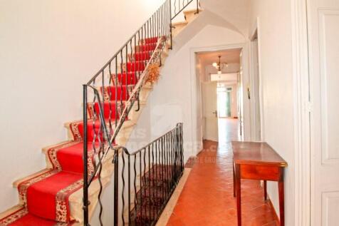 Entire house in Centro Mahon