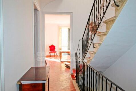 Entire house in Centro Mahon