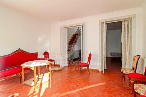 Entire house in Centro Mahon
