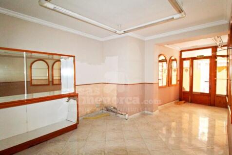 Entire house in Centro Mahon