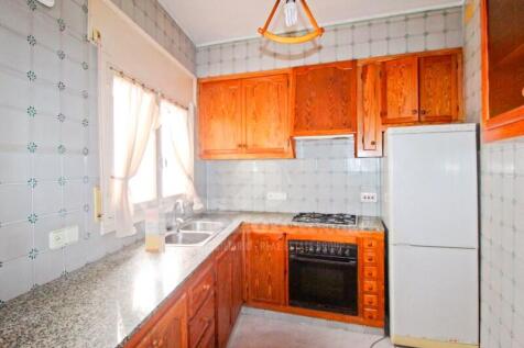Entire house in Centro Mahon
