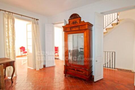 Entire house in Centro Mahon