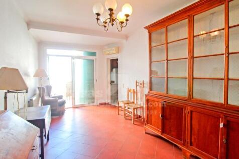 Entire house in Centro Mahon