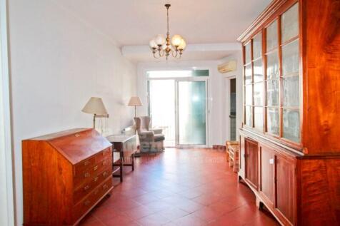 Entire house in Centro Mahon