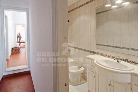 Entire house in Centro Mahon